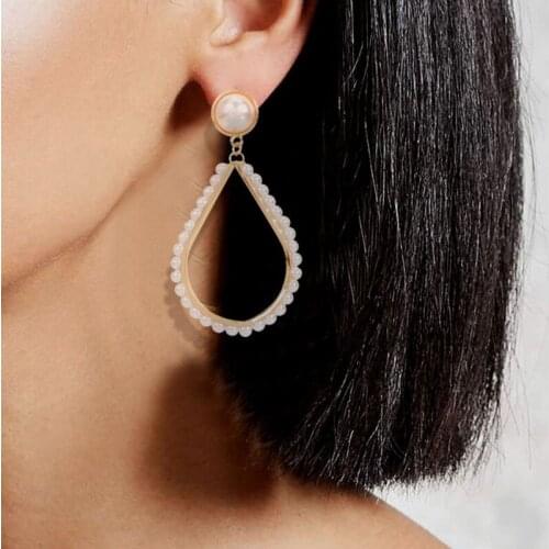 Vintage Style Pearl Geometry Hollow Earrings Korean Womans Temperament Elegant Golden Pearl Eardrop Female Party Wedding Jewelry