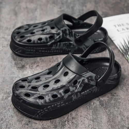 Summer Men Slippers Outdoor Clogs Garden Shoes Men Beach Sandals Mules Indoor Bathroom Loafers Men Casual Massage Home Slides 47