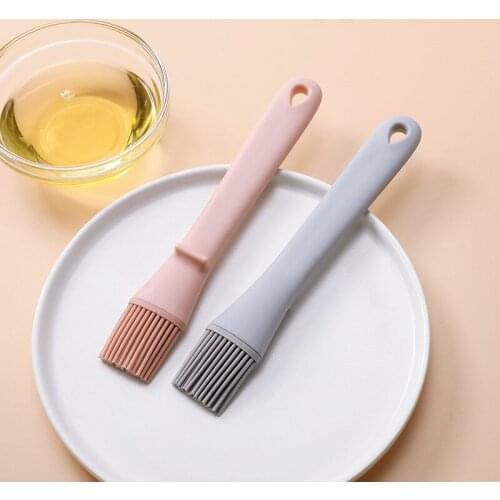 2021 New Nordic Style Kitchen Silicone Oil Brush Portable High Temperature Resistant Silicone Barbecue Oil Brush Household Tools