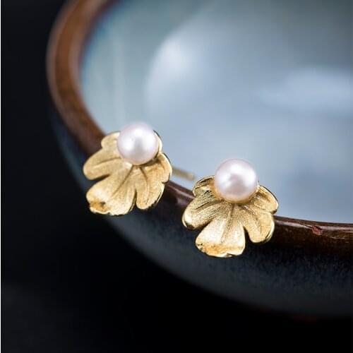 VLA 925 Silver Fashion Simple Pearl Maple Leaf Earrings Womens Personality Design Jewelry Valentines Day Gift