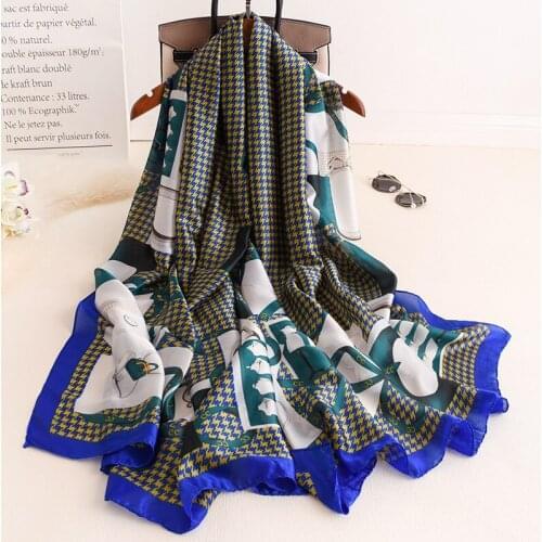 2020 Luxury brand Autumn and winter women Fashion new style chain print scarf lady Popular silk headcloth beach Sunscreen shawl