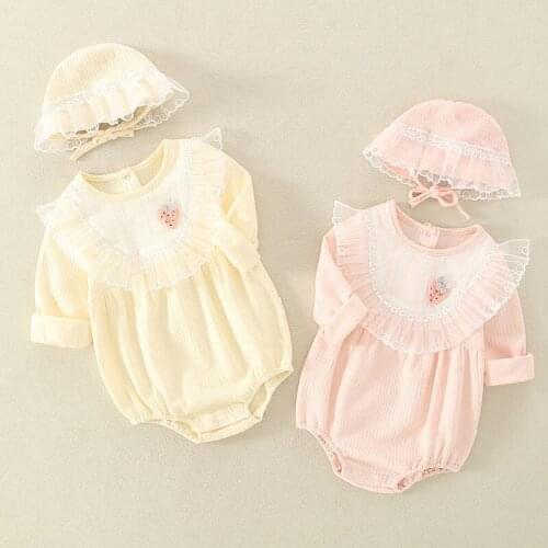 Spring baby jumpsuit goes out with a hat. Cute cotton triangle coat for girls. Spring new tide