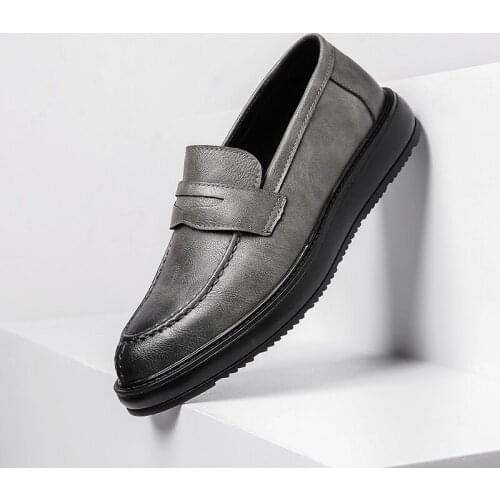 Men Leather Shoes slip on fashion Casual Shoes Dress Brogue Spring autumn Vintage outdoor Classic Male Casual shoes men flats