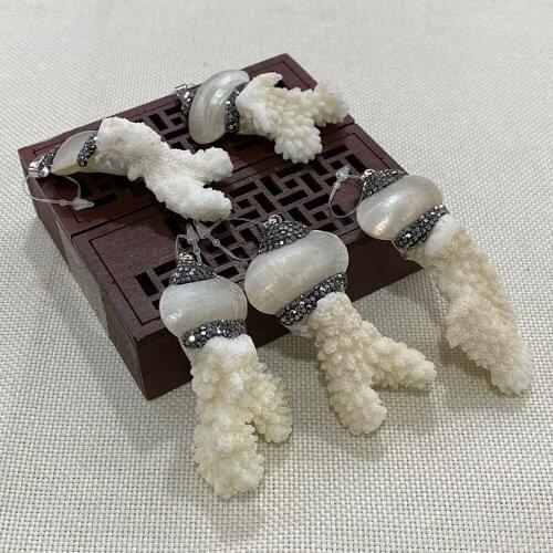 Natural Shell Pendant Coral Shape Charm Classic Fashion Pendant Handmade DIY Earring Jewelry Making Accessories Wholesale