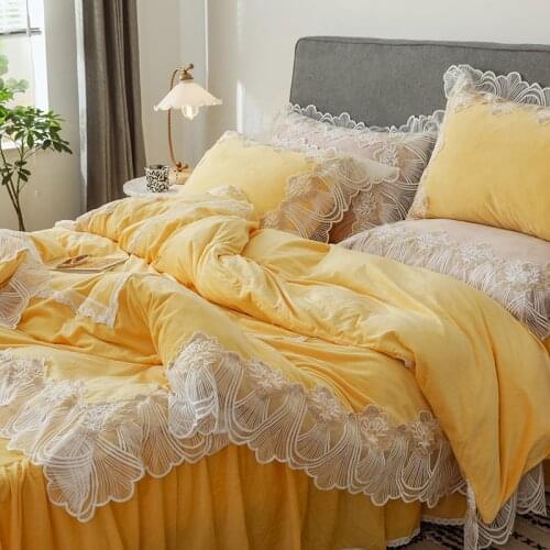 Princess Full Bedding Sets Soft Velvet Comforter Sets European Duvet Cover Set with Lace Queen King Size Bed Set Yellow White
