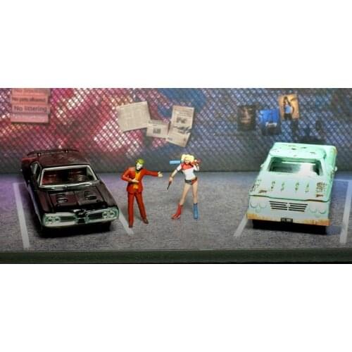 1/64 Scale Resin Die-cast Clown Girl And Dog Car Scene Doll Model Scene Layout Collection Decoration Toy