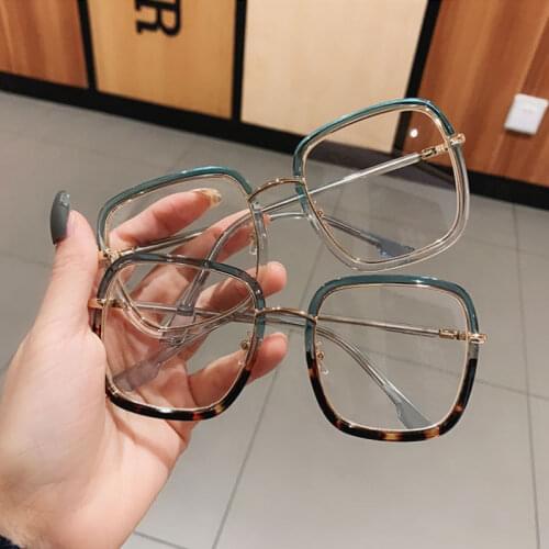 Brand Design Blue Light Blocking Glasses Women Fashion Transparent Frame Ladies Computer Glasses Oversized Gafas De Sol