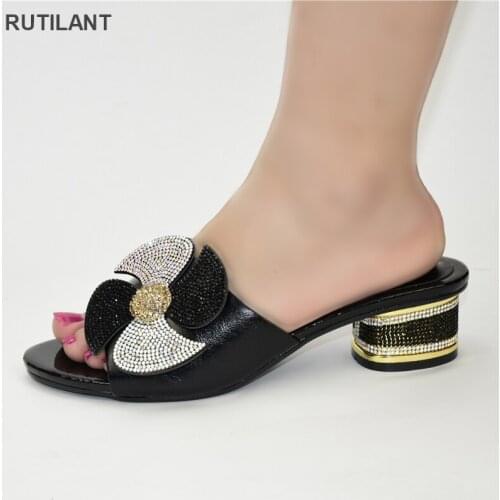 Latest Designer Shoes Women Luxury 2021 Elegant Crystal Shoe Women Shoes Ladies Footwear Comfortable Sexy Wedding Shoes Female