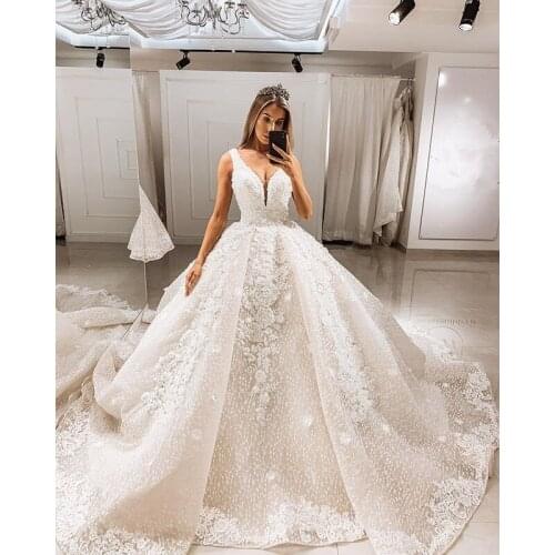 Robe De Mariee Lace Ball Gown Wedding Dresses Sexy V Neck Elegant Spaghetti Straps Cathedral Train Wedding Bridal Gowns