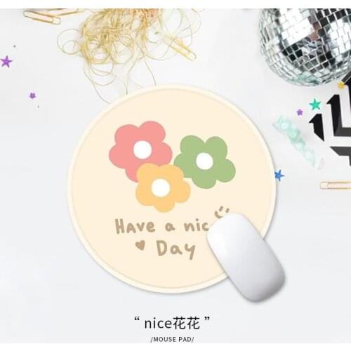 Mouse pad female ins style literary simple daisy flower cute seaming 20cm small waterproof thickened table mat