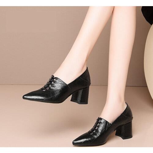 2021 New spring autumn shallow mouth single shoes womens thick heel pointed small shoes British style womens shoes