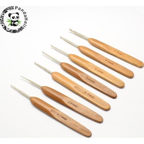 Bamboo Handle Iron Crochet Hooks Needles for Arthritic Hands Mixed Size Peru Color 133~136x13x7mm; pin: 0.5~3.5mm