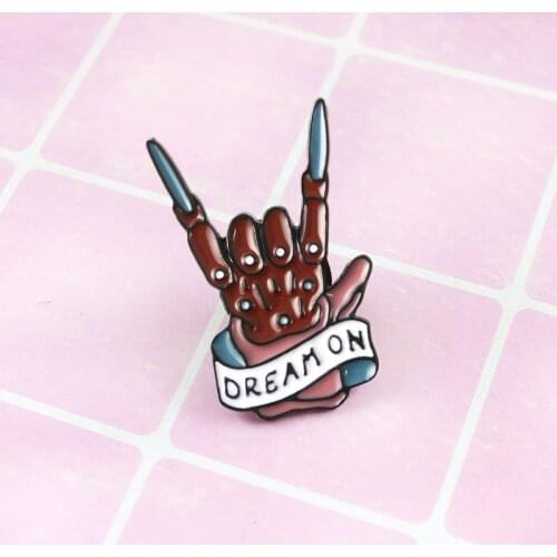 Horror Style Enamel Brooch Metamorphosis Killer Freddie Kruger Panic Pin Emblem Halloween Gift