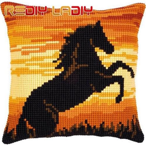 Cross Stitch Cushion Golden Mandala Make Your Own Pillow Chunky Cross Stitch Kits Pre-Printed Canvas Acrylic Yarn Pillow Case