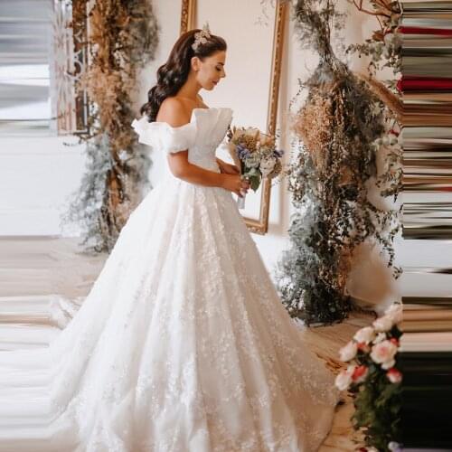 Floral Puffy Wedding Dresses Cap Sleeves Ruffles Flower Lace Appliques Bridal Wedding Gowns Plus Size Ball Gown 2021