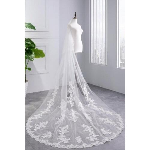 Cathedral Wedding Veil,Delicate Floral Lace Applique,two tier veil, Wedding Veil,Lace Edge Veil,decorative veil,simple blushe ve