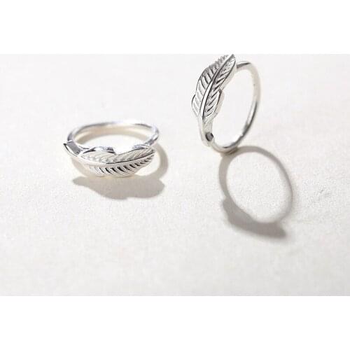 Ruifan 925 Sterling Silver Minimalist Feather Round Stud Earrings for Women Girls Fine Jewelry Accessories Christmas Gift YEA391