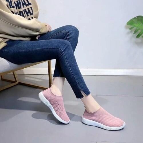 New Fashion Vulcanized Shoes Women High Quality Flying Knit Sports Shoes Non-Slip Comfortable Flat Shoes Ladies Hiking Shoes