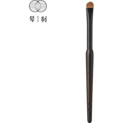 QINZHI Professional Handmade Make Up Brush Z330 Angled Smoky Eye Shadow Smudge Brush Soft Resilient Weasel Hair Makeup Brushes
