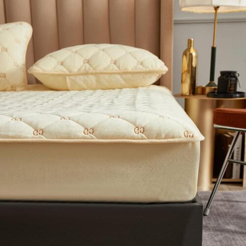 Plush Thicken Quilted Embroidery Coral Fleece Mattress Protector Fitted Sheet Style for Mattress Solid Color Soft Pad for Bed