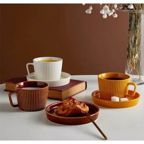 European retro ceramic mug with dimpled coffee mug is luxurious and elegant. Three-dimensional milk scented tea juice cup