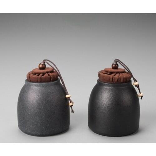 Portable Mini Tea Caddy Ceramic Sealed Simple Stoneware Handmade Travel Small Tea Caddy Household Gift Theedoos Teaware DF50CY