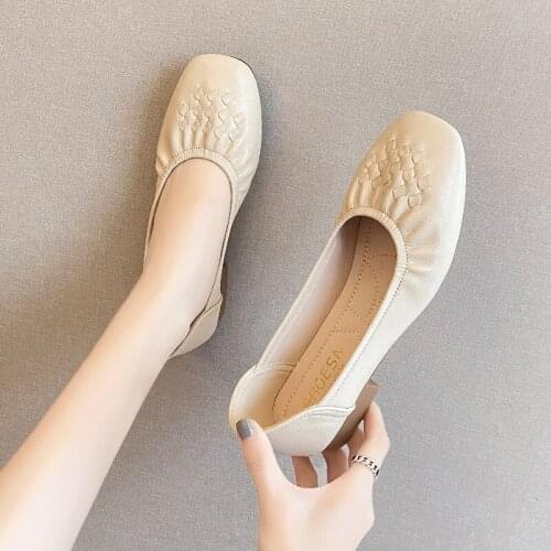 Shoes womens autumn 2020 new square toe shallow mouth soft sole grandma shoes fashion lazy flat casual shoes