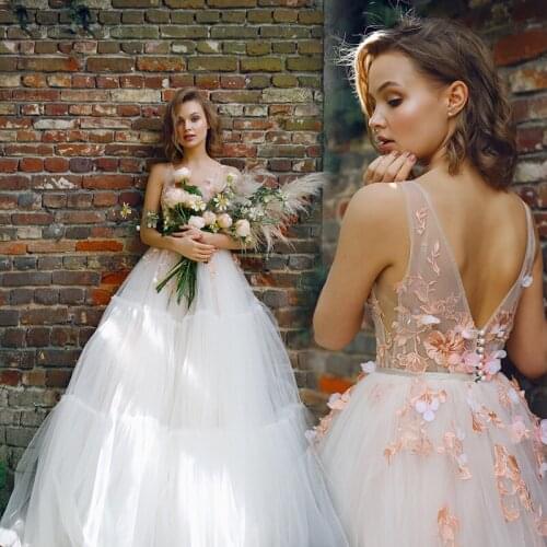 Luxury White Pink V Neck Wedding Dresses 2021 Dubai Handmade Flowers A Line Tulle Bridal Gowns Summer Beach Seaside