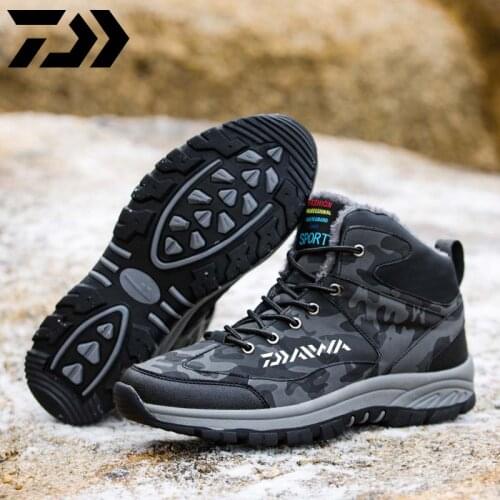 2021 New Daiwa Fishing Boots Ankle Boots Breathable Non-slip Shoes Hiking Camouflage Sport Fishing Shoes Wear-resisting Boots