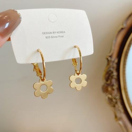 Small Flower Ear Buckle Metal Temperament Simple Earrings Dongdaemun South Koreas New Net Red Design Earrings