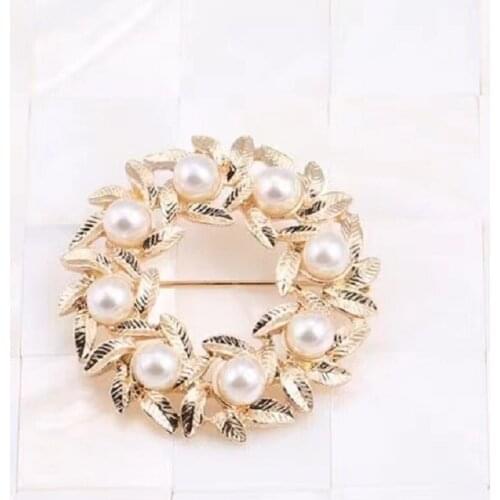 Corsage Europe and The United States fashion ornaments new fashion coat wreath leaf pearl texture brooch