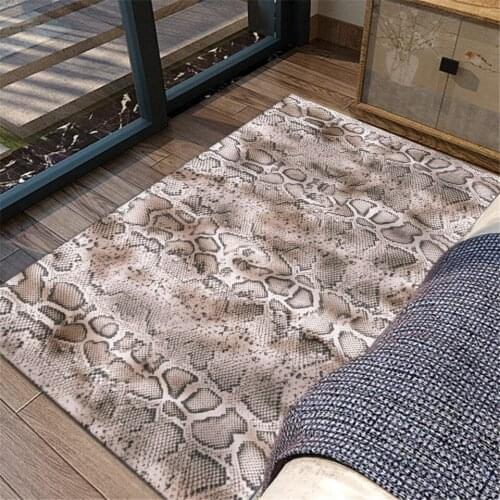 Luxury Retro Snake Print Carpet Bedroom Bedside Flannel Soft Abstract Animal Floor Rugs For Living Room Vintage Room Decor