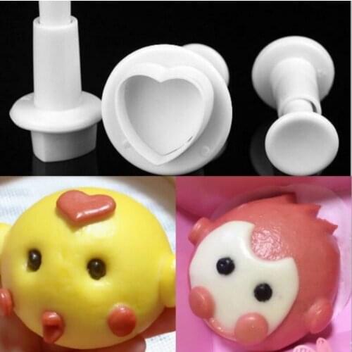 3-piece Set of Heart-shaped Spring Biscuit Mold Cutting Mold DIY Embossing Mold Fondant Cake Tool Silicone Mold