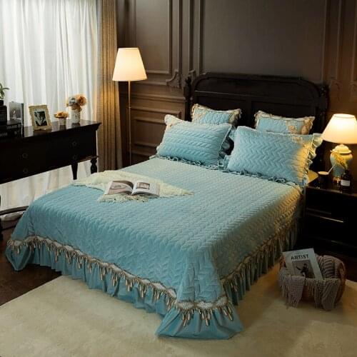 2019 new Warming and Thickening Crystal Velvet Bedspread Fitted Sheet Pillowcases 2/3pcs Pure color Quilting Lace Bedding