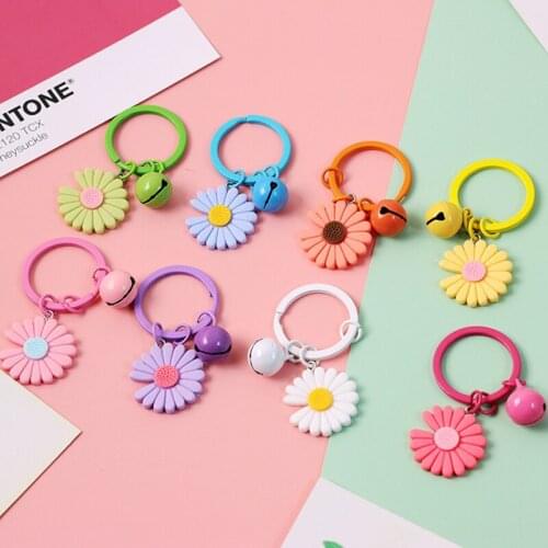 Girl Sweet Creative Cute Daisy Flower Keychain Key Holder Car Key Chain Key Ring Backpack Hanging airpods case Accessories Gift