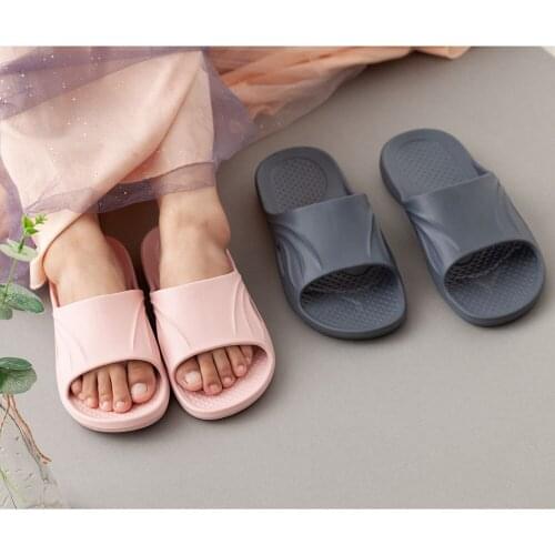Antiskid Slippers Couple Wear Resistant Home Massage Men and Women Thick Bottom Bathroom Slippers Male Mens Slippers Designer