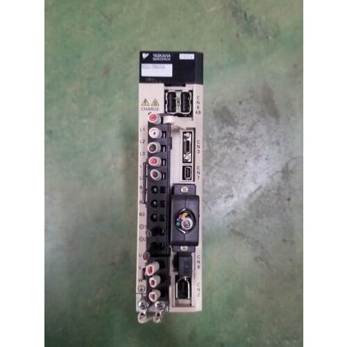 SGDV-2R8A15A servo motor , used in good condition . 85% appearance new , good working , free shipping