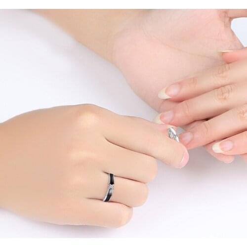 2Pcs Black and White Lovers Knot Ring Bands Kit Couples Matching Rings Promise Wedding Bands Adjustable for Him and Her T84A