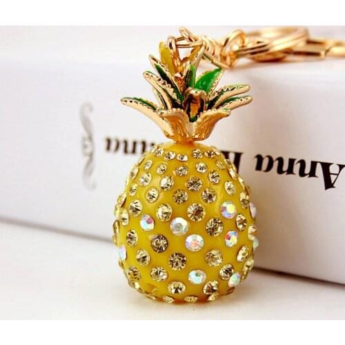Creative Resin Inlaid Crystal Pineapple Key Chain Alloy Small Jewelry Womens Bag Accessories Metal Pendant Fruit Key Chain
