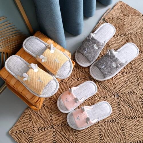 2020 new cotton and linen slippers female home autumn and winter couple indoor cute cartoon comfortable silent male slippers