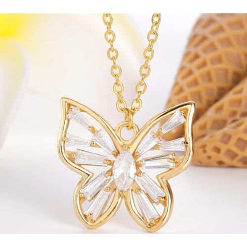 Vintage Crystal Butterfly Necklaces For Women Fashion Jewelry on the neck Womens Aesthetic Accessories Wedding Necklaces