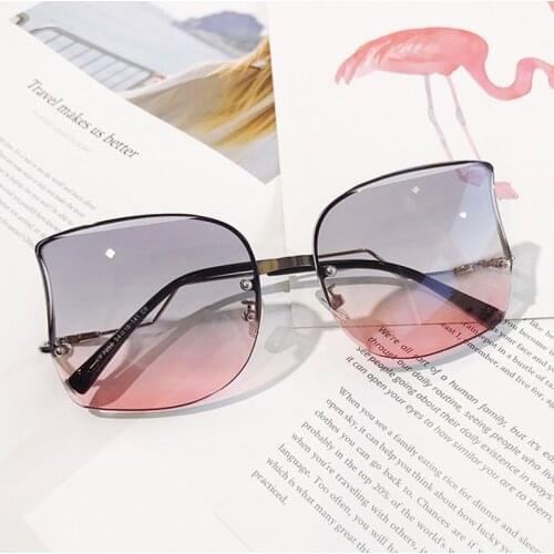 High Quality Crystal Cutting Womens Sunglasses Special Square Glasses Big Cat Eye Sun Glasses For Female Gradient Shades UV400
