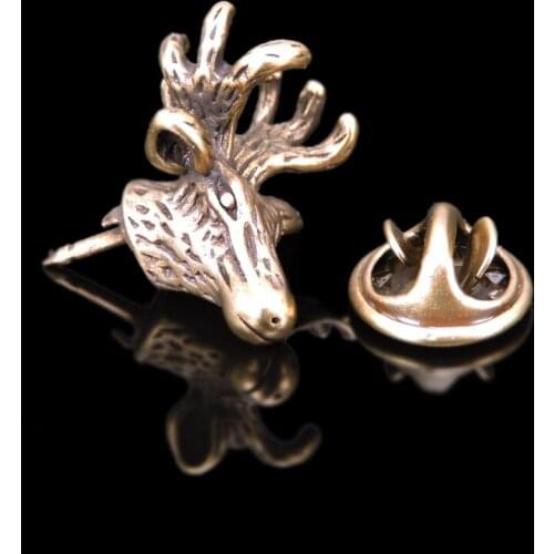 Animal modeling bronze deer head Brooch mens Lapel Pin clothing backpack badge mens and womens fashion jewelry