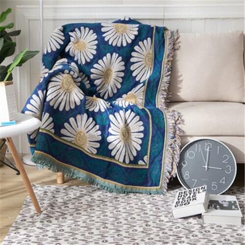 Double knit daisy Sofa Blanket Leisure Blanket Tapestry Soft Warm Cotton Blanket Spring And Autumn Light Sofa Blanket