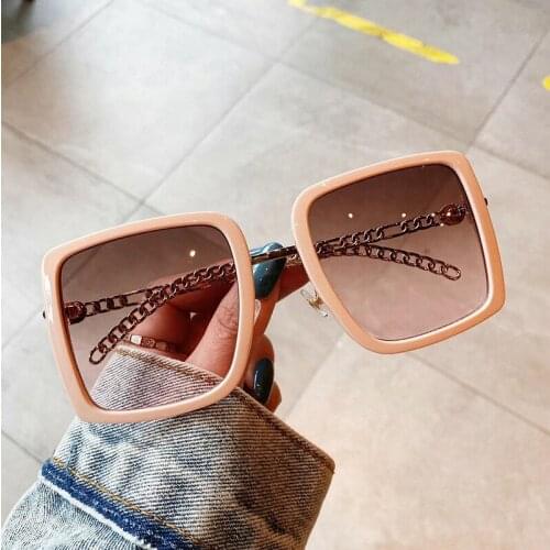 Brand Designe Oversized Chain Sunglasses Women Fashion Square Sun Glasses Vintage For Female Male Luxury Pink Tea Shades UV400