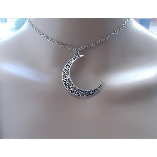 Fashion Gothic NEW Moon pendant Necklace Women Short Chain Chokers Stainless Steel Jewelry 2021 Trend Simple Creative Gift