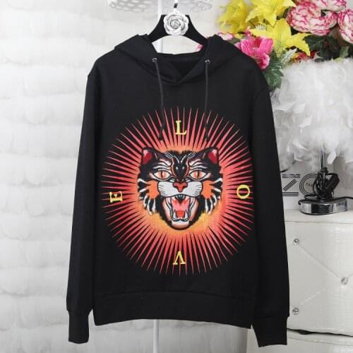 Womens new model of animal design in three - dimensional embroidery with a printed hoodie
