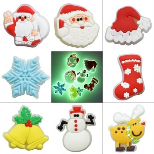 10 pcs Xmas Gift Children Mule Sandal Charms Fluorrescent Snowman Santa Clause Reindeer Bell Snowflake Tree Glowing In The Dark
