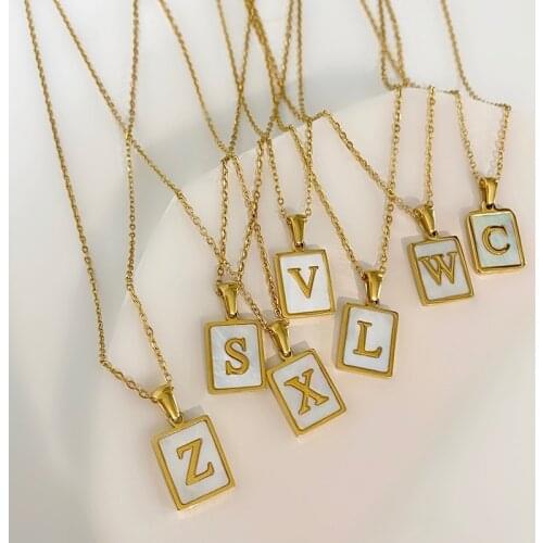 Van Daisy Gold Pendants