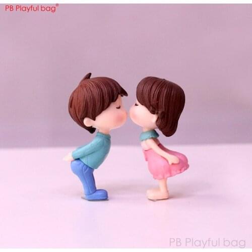 Playful bag 2pcs/set Kissing lovers figure PVC little ornament Boy girl couple statue Mini model toys HG39
